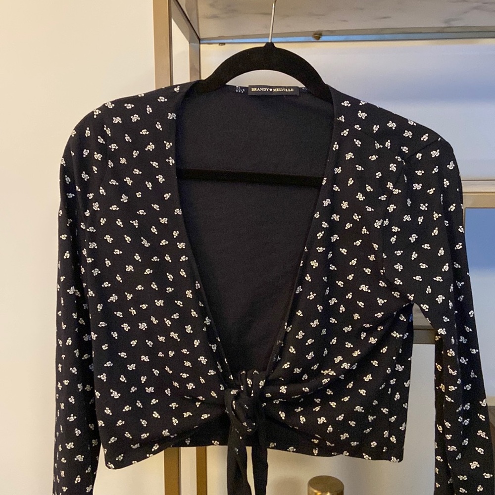 Flower tie blouse cropped